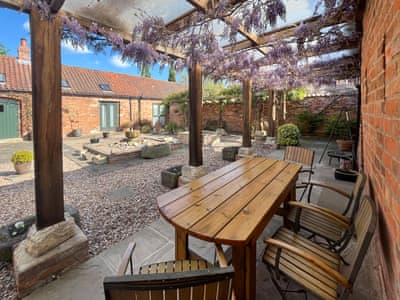 Outdoor | Broadlea, North Green