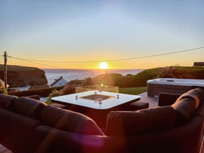 Decking | Ocean View, Mawgan Porth