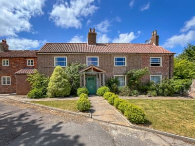 Exterior | Crown House, Alford, near Mablethorpe