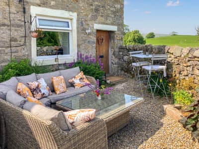 Sitting-out-area | Ewes Leap, Skipton