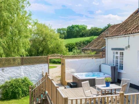 Hot tub | Derwent Cottage - Low Penhowe, Burythorpe, near Malton