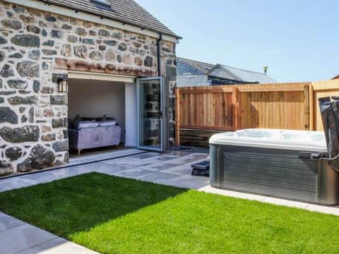 Jacuzzi | Erddyn - Sarn Faen Cottages, Tal-y-Bont, near Barmouth