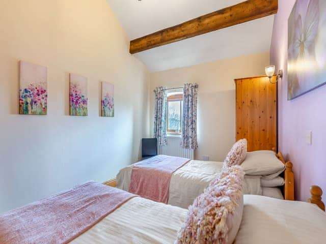 Twin bedroom | Engine House - Dickinson Place Holiday Cottages, Allonby