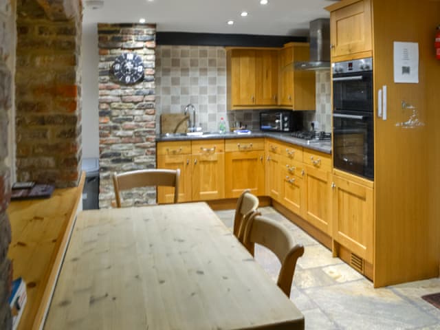 Kitchen/diner | Hidey-Hole Cottage, Whitby
