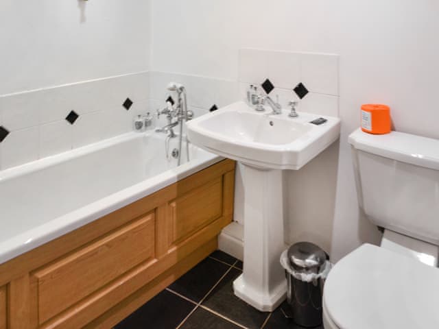 Bathroom | Hidey-Hole Cottage, Whitby