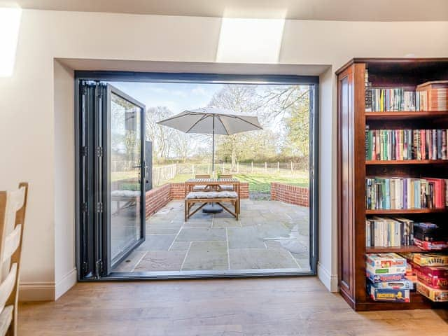 Open plan living space | Maple Barn, Eye