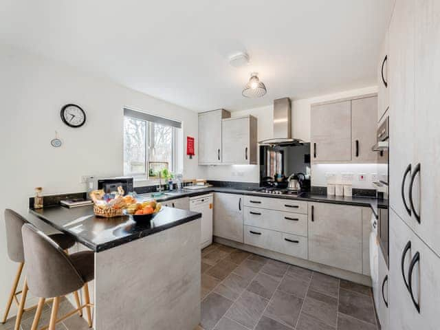 Kitchen | Peninsula SuitesThe Tors, Tavistock