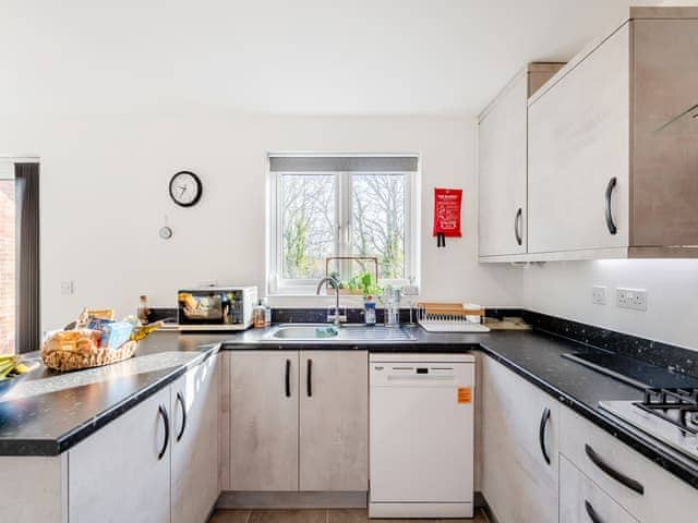 Kitchen | Peninsula SuitesThe Tors, Tavistock