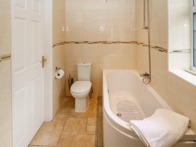 Bathroom | Paws in the Pines, Frithville, near Lincolnshire