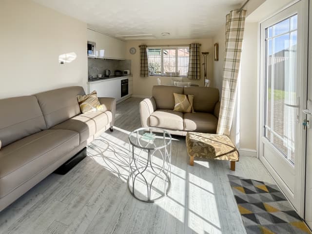 Open plan living space | Cherry - The Country Cottages, Burgh le Marsh