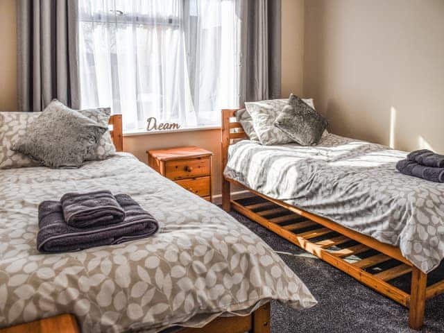Twin bedroom | Sarah&rsquo;s Seaside Bliss, Cromer