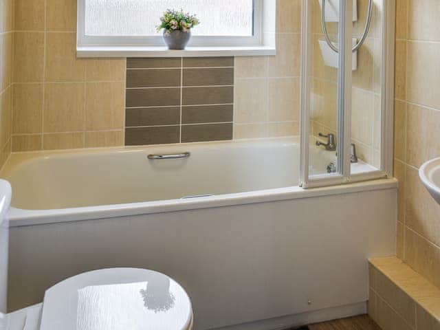 Bathroom | Sarah&rsquo;s Seaside Bliss, Cromer