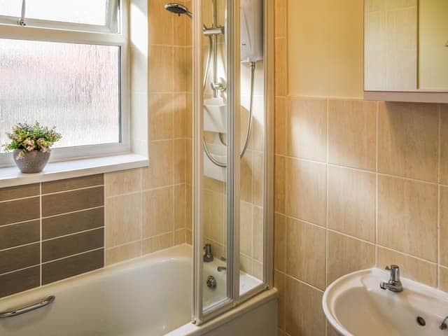 Bathroom | Sarah&rsquo;s Seaside Bliss, Cromer