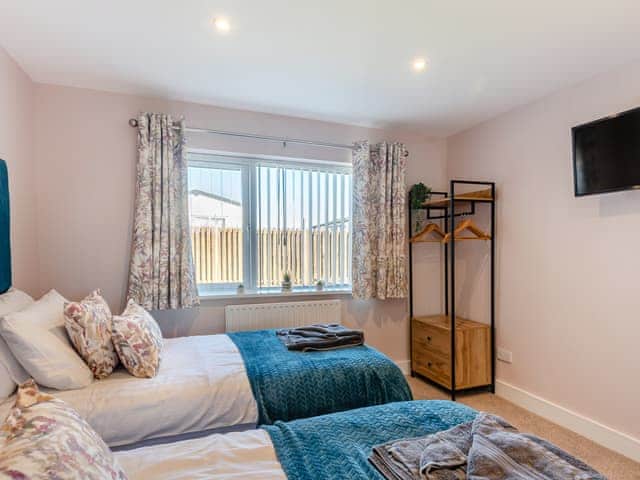Twin bedroom | Sweetpea - Golden Beach Holiday Park, Ingoldmells