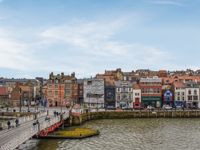 Surrounding area | Swingbridge Lookout, Whitby