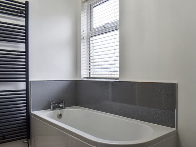 Bathroom | Cliff Top Retreat, Whitby