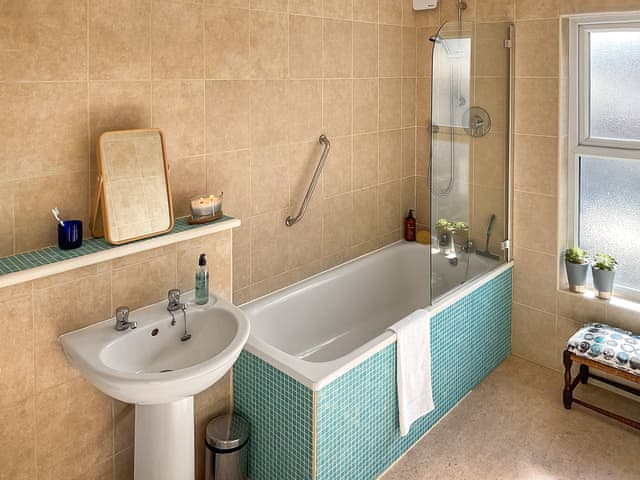 Bathroom | The Artists Retreat, Whitby