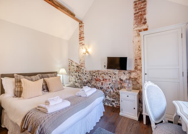 Double bedroom | Oxnead Hall, Oxnead, near Brampton