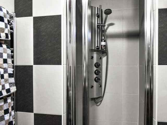 Bathroom | The Studio at Lickbarrow Lodge, Windermere