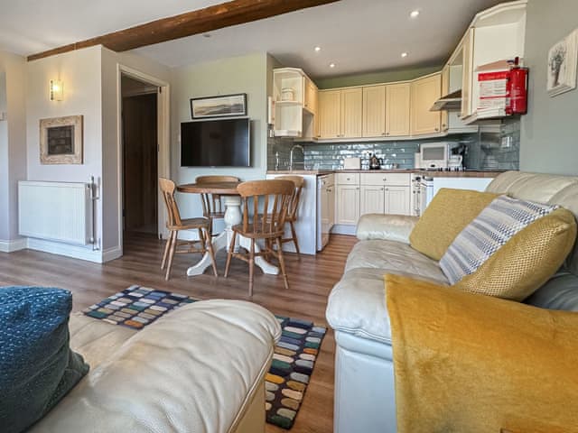 Kitchen/diner | Primrose Cottage - Low Penhowe, Burythorpe, near Malton