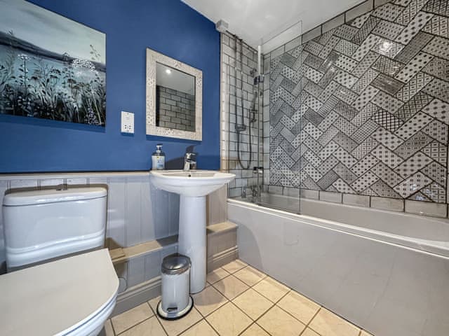Bathroom | Primrose Cottage - Low Penhowe, Burythorpe, near Malton