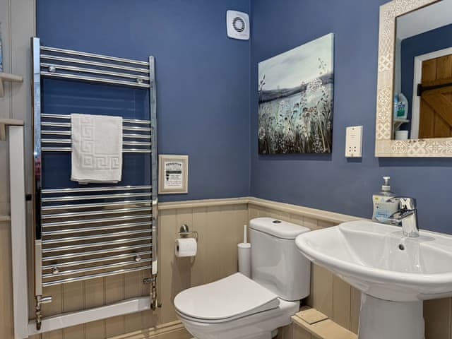 Bathroom | Primrose Cottage - Low Penhowe, Burythorpe, near Malton