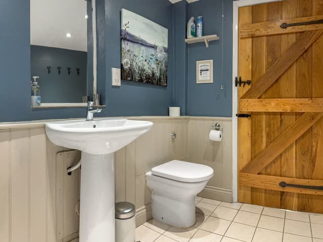 Bathroom | Derwent Cottage - Low Penhowe, Burythorpe, near Malton