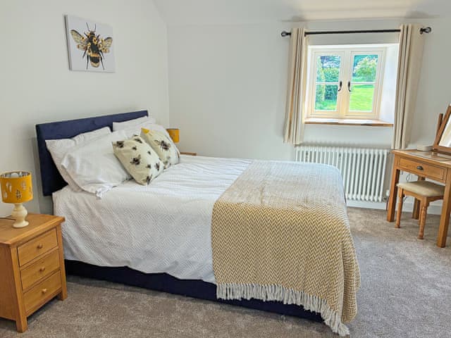 Double bedroom | Bumblebee Cottage - Goldburn Barns, Okehampton