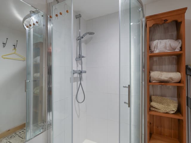 Bathroom | The Old Tack Room - Hoopers Holidays, Tilshead