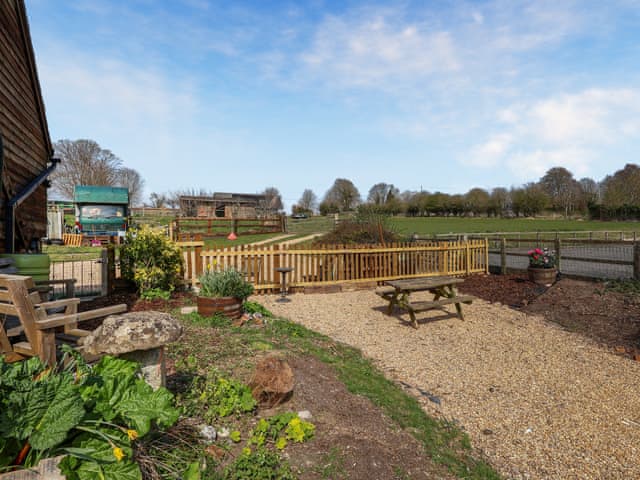 Sitting-out-area | The Old Tack Room - Hoopers Holidays, Tilshead