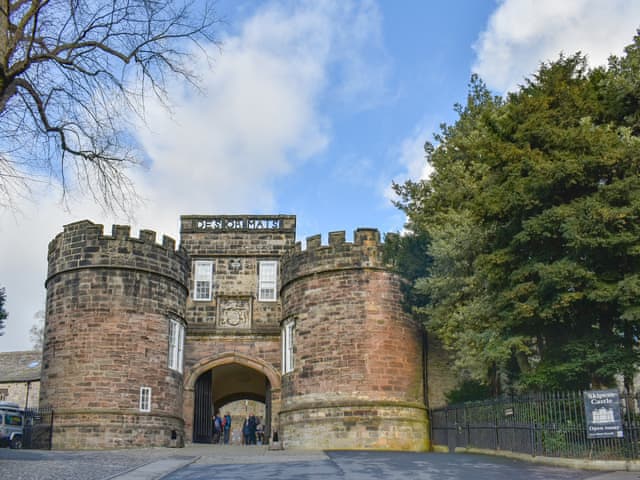 Surrounding area | Brun Cottage, Worsthorne