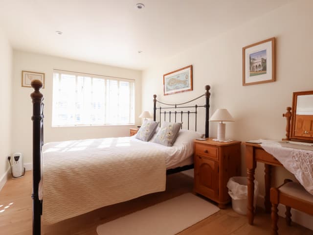 Double bedroom | Court Cottage - Little Court Cottages, Gloucester
