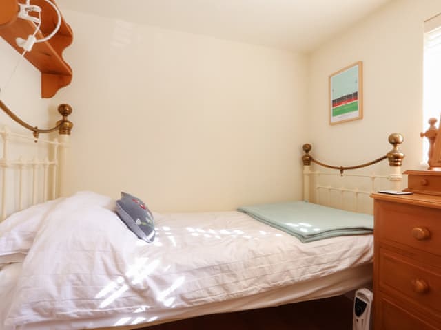 Twin bedroom | Court Cottage - Little Court Cottages, Gloucester