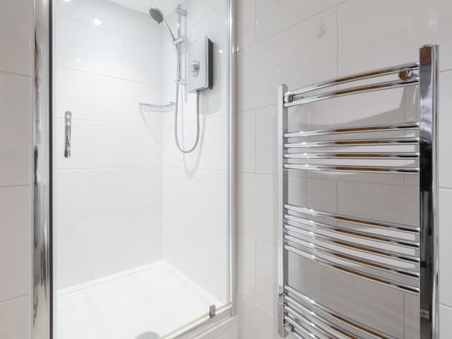 Bathroom | Court Cottage - Little Court Cottages, Gloucester