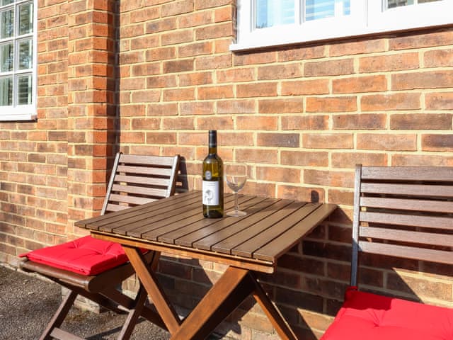 Sitting-out-area | Court Cottage - Little Court Cottages, Gloucester