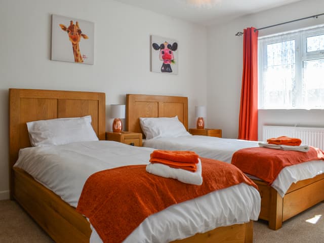 Twin bedroom | Barnhayes, Hartland