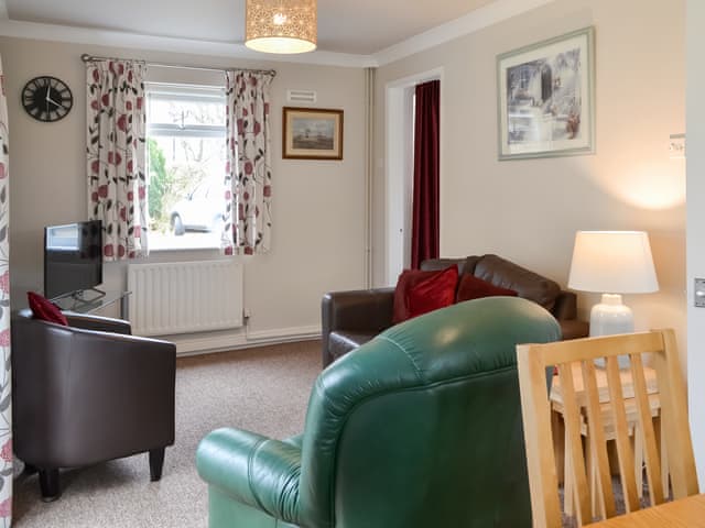 Living room/dining room | Red Oaks, York