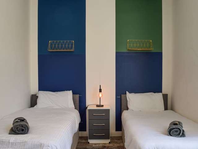 Twin bedroom | South Pier Apartment, Blackpool