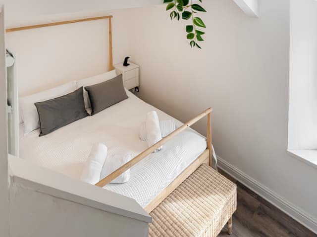 Double bedroom | 2 The Beach, Bude