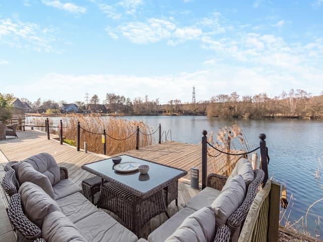 Decking | Malibu Lakehouse, Pentney Lakes