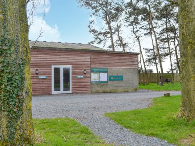 Exterior | Mischief - Kelk Beck Glamping, Kelk, near Driffield