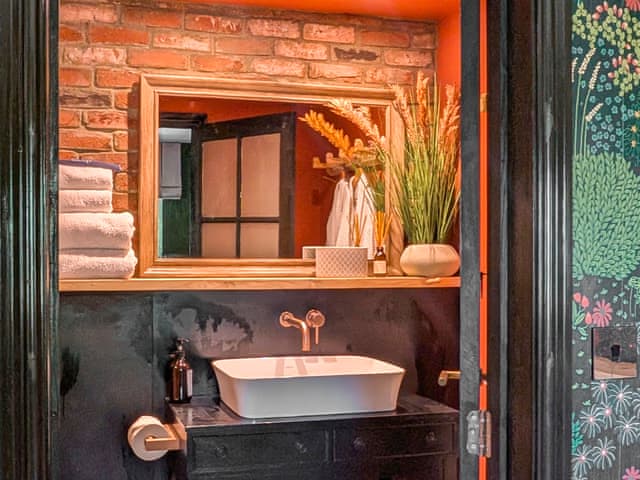 Shower room | Little Barn, Great Cheverell