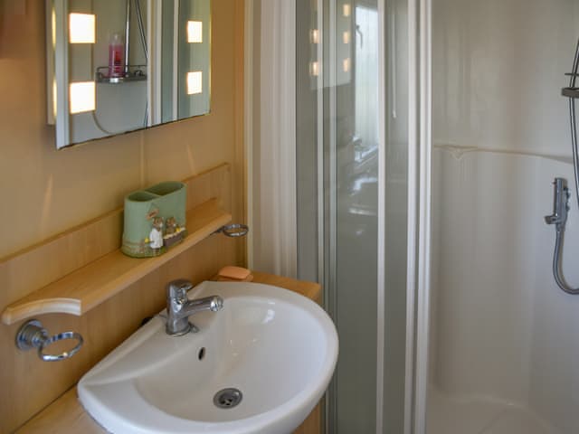 Bathroom | Sea View, Trimingham