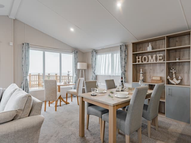 Dining Area | Phoenix Sunrise, corton