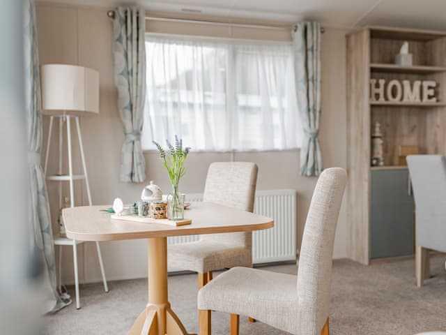 Dining Area | Phoenix Sunrise, corton