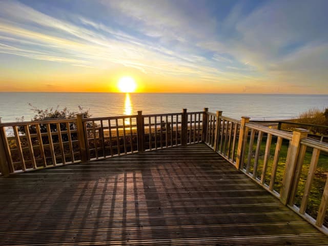 View | Phoenix Sunrise, corton