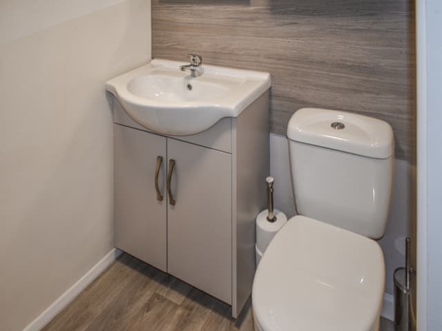 Bathroom | The Loft, Shebbear