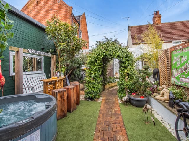 Patio | Hideaway, Beccles