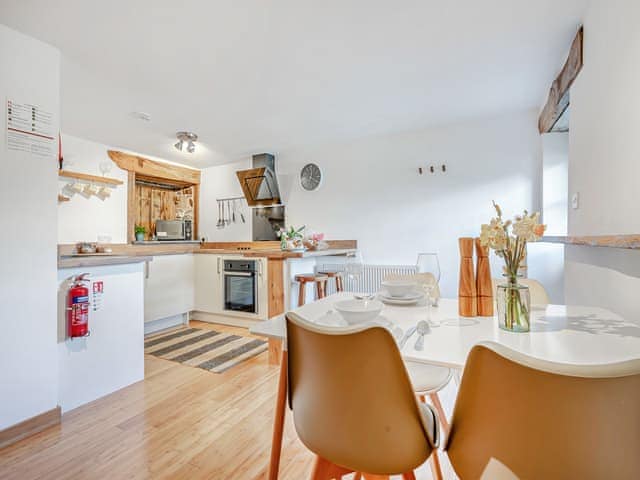 Open plan living space | Roosters Rest - Deviock Farm, Downderry