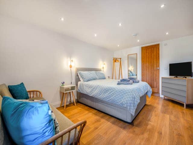 Double bedroom | Horseshoe Cottage - Deviock Farm, Downderry